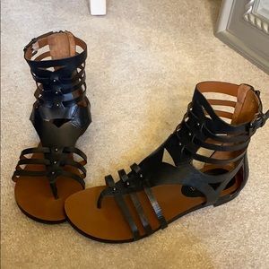 Black gladiator sandals sz 7.5